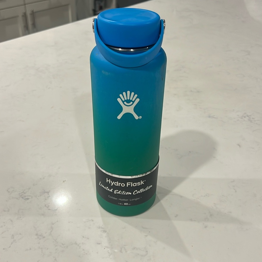 Hydro flask 40oz limited edition Hawaii blue green
